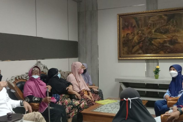 Belum Terima Bansos PKH, Warga Surabaya Mengadu ke DPRD