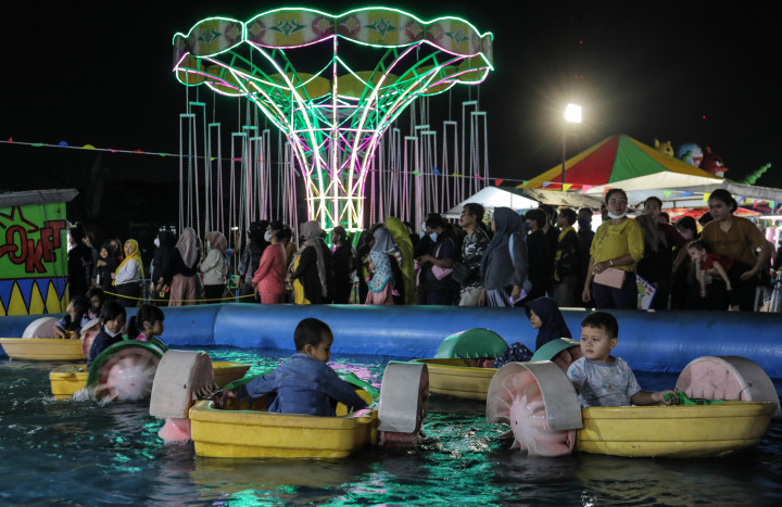 Foto: Pasar Malam Ramadan Puri Beta Dipadati Pengunjung