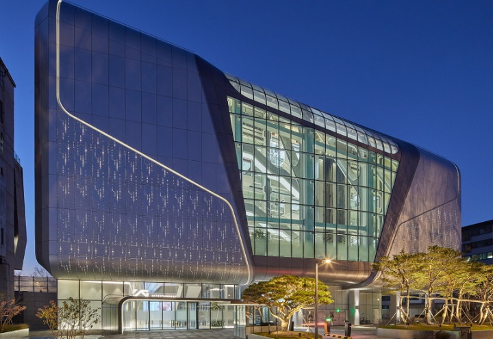 Punya Desain Unik, Intip Interior Kantor YG Entertainment yang Futuristik