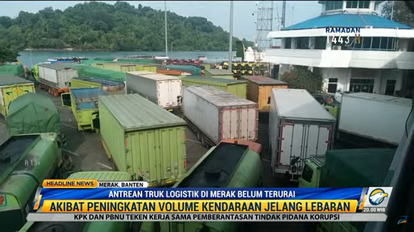 Antrean Truk Logistik di Pelabuhan Merak Masih Belum Terurai