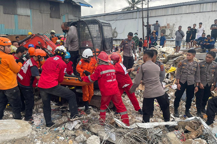 Semua Korban Minimarket Ambruk di Banjar Berhasil Dievakuasi