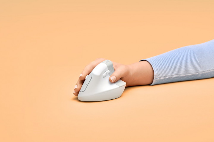 Logitech Perkenalkan Mouse Ergonomis Vertikal Baru, Lift