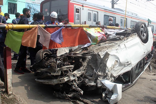 89 Ribu Penumpang Terdampak Insiden Mobil Tertabrak KRL