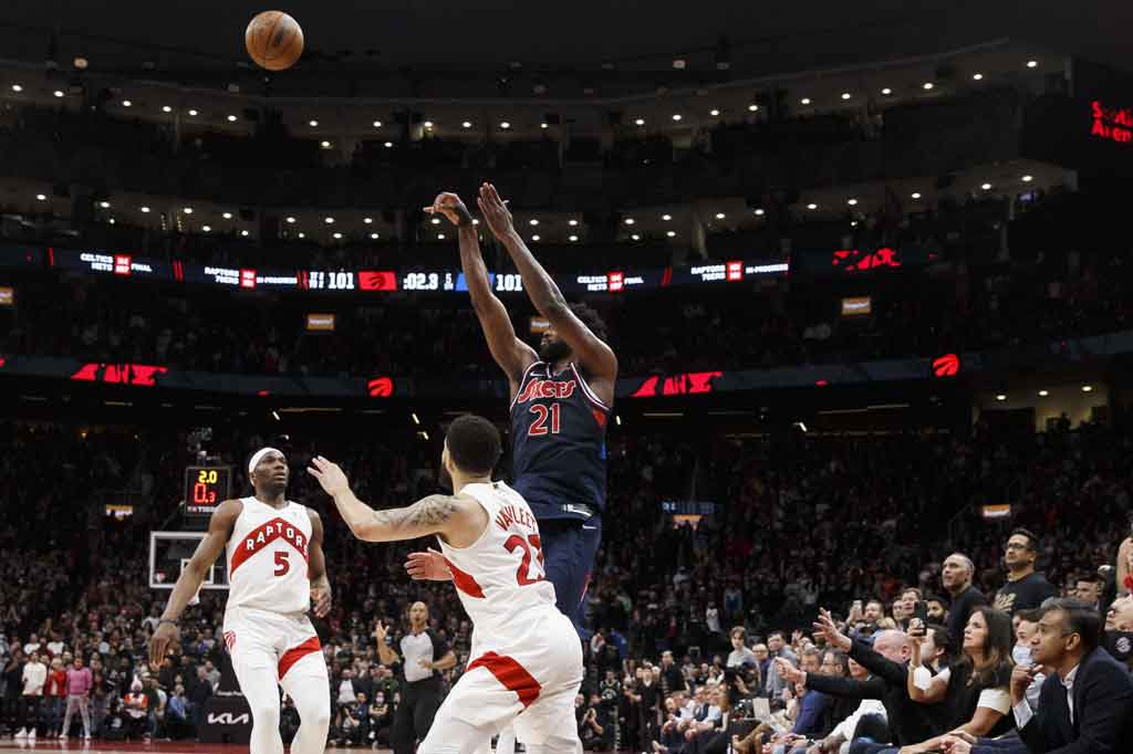 Basket NBA: Poin Joel Embiid di Penghujung Laga Bawa 76ers Unggul 3-0 atas Raptors