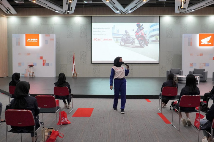 Kartini Modern Harus Peduli Keselamatan Berkendara