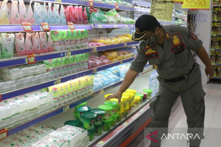 Produk Tanpa Tanggal Kedaluwarsa Masih Ditemukan di Pasar Surakarta