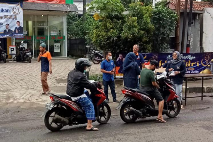 DPD NasDem Kabupaten Bogor Berbagi Takjil Ramadan untuk Masyarakat