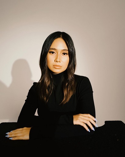 Intip Gaya Fashion Niki Zefanya, Musisi Wanita Indonesia Pertama yang Tampil di Coachella