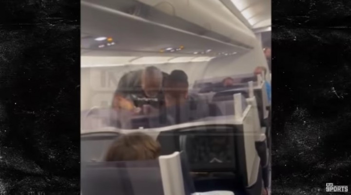 Viral Video Mike Tyson Pukuli Penumpang di Pesawat, Ini Pemicunya