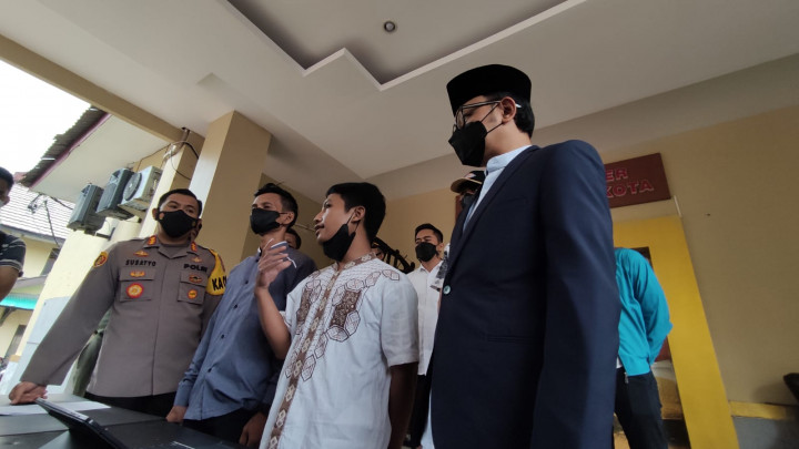 Diadukan ke Jokowi, Korban Mengaku Dikeroyok Ujang Sarjana Cs