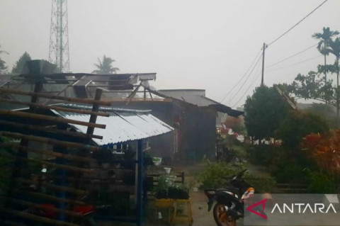 Angin Puting Beliung Terjang Desa Panjo Kabupaten Poso
