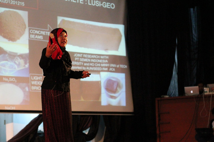 Mengenal Januarti si 'Ratu Abu' ITS, 'Kartini' dengan Riset Beton Kelas Dunia