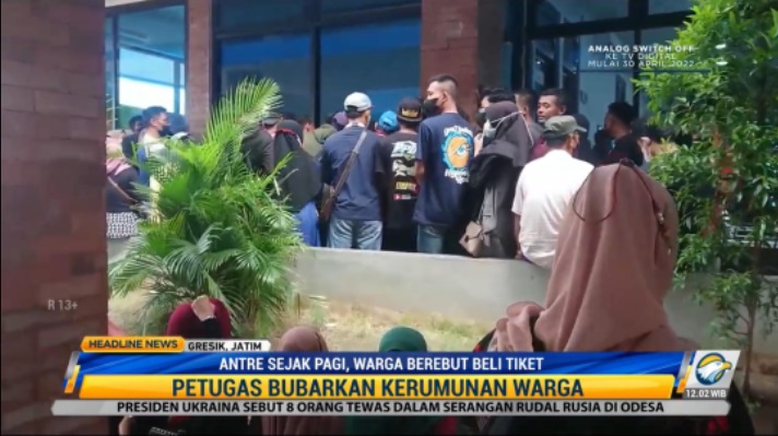 Warga Berebut Tiket Mudik ke Pulau Bawean Sejak Pagi