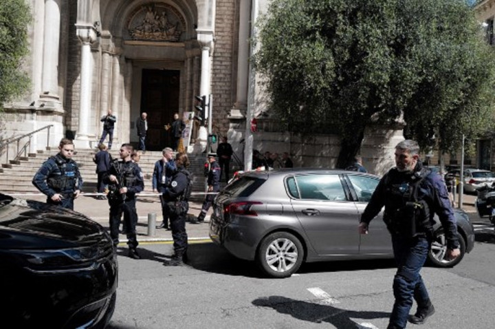 Seorang Pastor Prancis Ditikam di Hari Pemilu Putaran Kedua