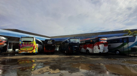 75% Bus Angkutan Lebaran di Terminal Pondok Cabe Tak Laik