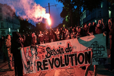 Unjuk Rasa Meletus di Paris dan Lyon usai Kemenangan Macron