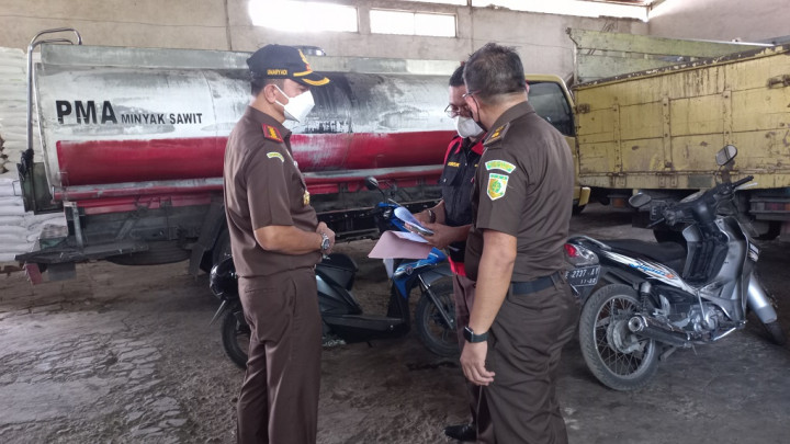 Kejari Cirebon Periksa Sejumlah Distributor Diduga Terkait Kasus Mafia Minyak Goreng