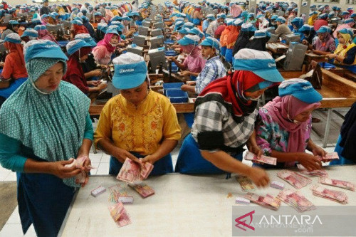 110 Perusahaan di Jateng Belum Cairkan THR