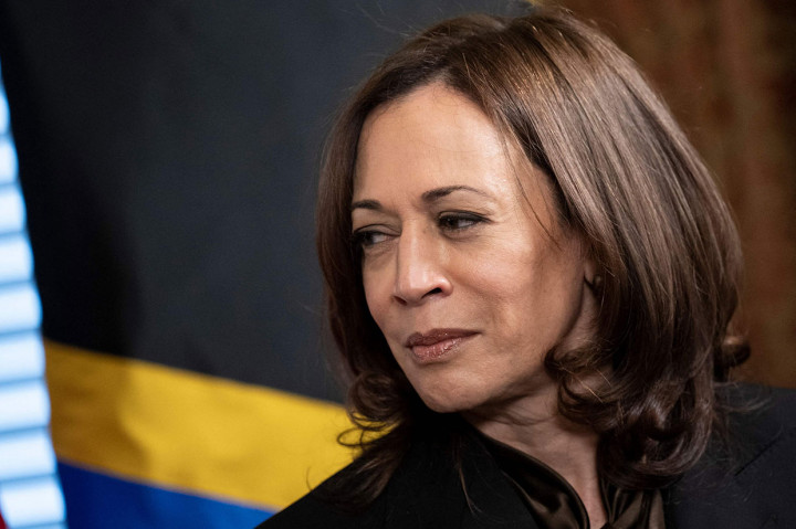 Wapres AS Kamala Harris Positif Covid-19