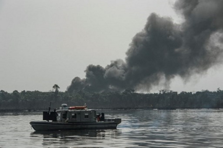 Lebih dari 100 Korban Ledakan Kilang Minyak Ilegal di Nigeria Dimakamkan