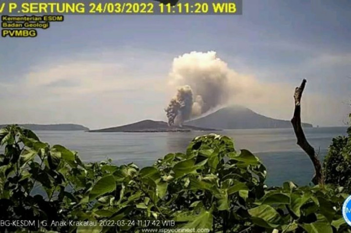 Lampung Siapkan Mitigasi Bencana Erupsi Gunung Anak Krakatau