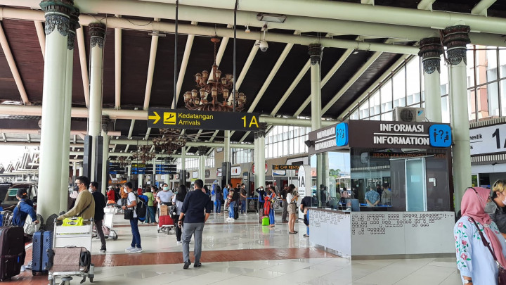 Penumpang di Bandara Soetta Naik 120%