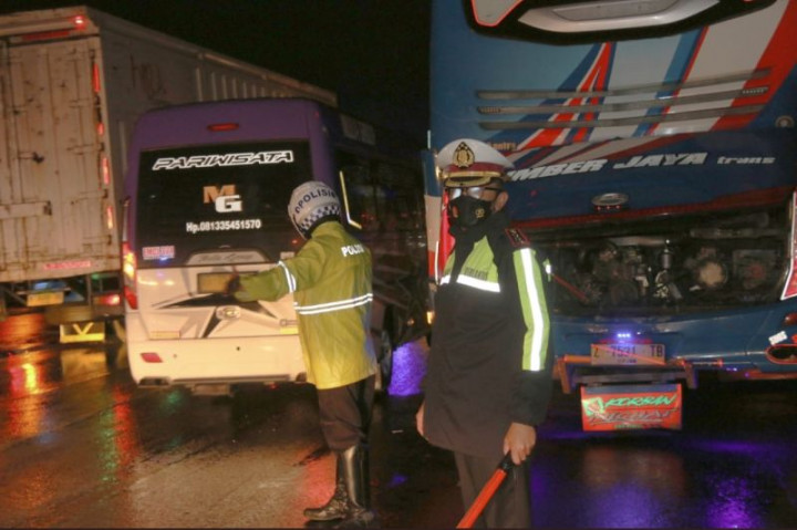 Kecelakaan di KM 28 Tol Jakarta Cikampek Nihil Korban