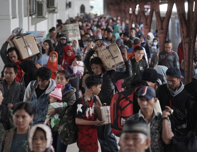 KAI Angkut 110 Ribu Orang saat Puncak Arus Mudik