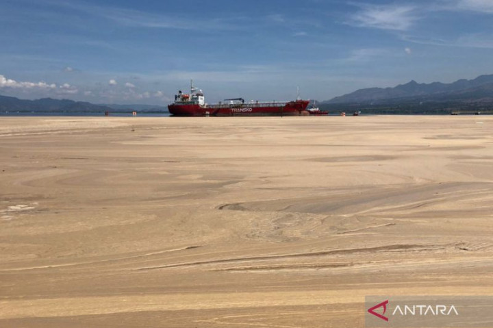 Cairan Mirip Busa di Perairan Bima Diduga dari Lendir Laut