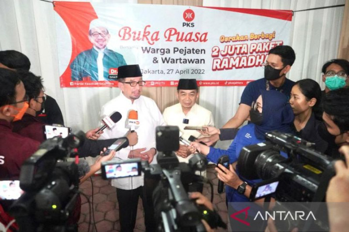 PKS Ajak Masyarakat Berbagi Meringankan Beban Sesama Saat Ramadan