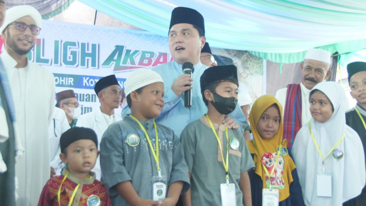 Pembina Majelis Dzikir At-Thohir Telah Memperbaiki Musala dan Fasilitas Olahraga di 500 Desa