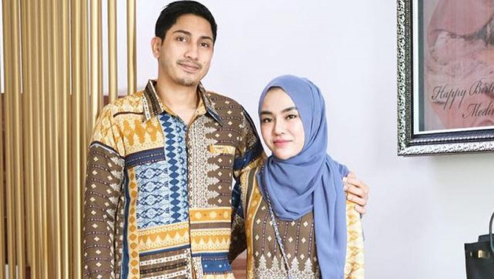 Sering Alami KDRT, Medina Zein Mantap Ceraikan Adik Ayu Azhari