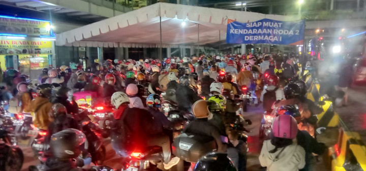 Puncak Arus Mudik di Pelabuhan Merak Disebut Sudah Terjadi