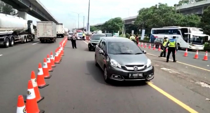 <i>One Way</i> Tol Cikampek, Ini Rute Alternatif dari Bandung Menuju Jakarta