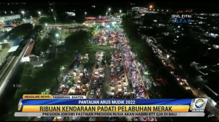 Ribuan Kendaraan Padati Pelabuhan Merak