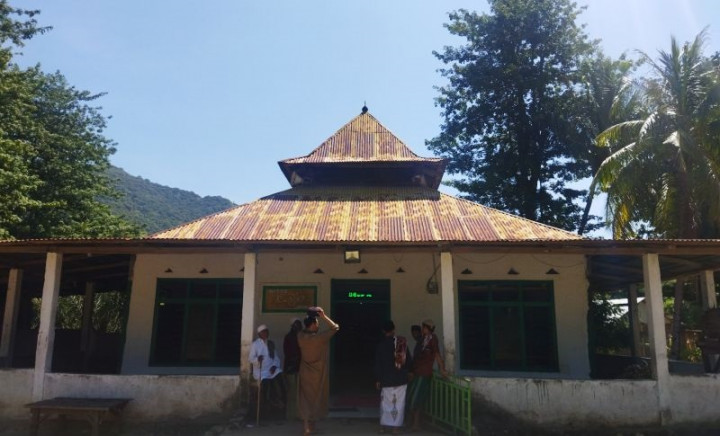 Potret Masjid Tertua di Flores
