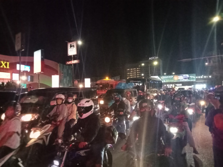 214.721 Kendaraan Lintasi Jalur Pantura Bekasi Dalam 12 Jam