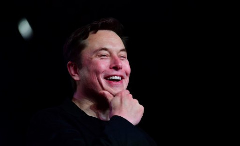 Populer Ekonomi: Pertemuan Menarik Luhut-Elon Musk hingga Kelola Dana THR via Reksa Dana
