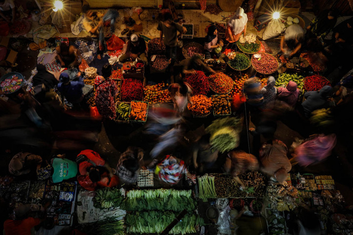 Potret Kepadatan Pasar Kebayoran Lama Jelang Lebaran