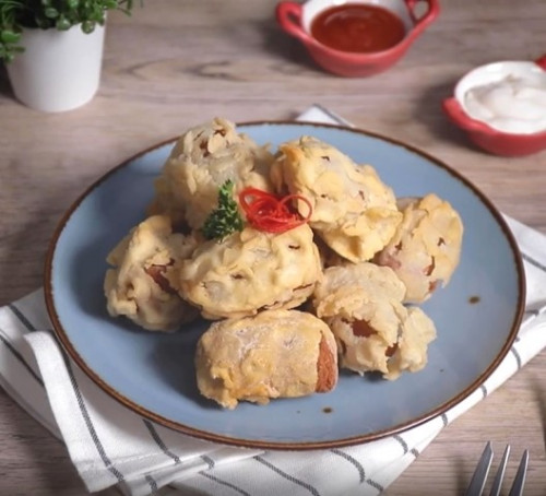 Ini resep sosis tepung ayam goreng yang pasti yummy! (Foto: Dok. Endeus TV)