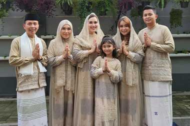 Ayu Ting Ting Bersyukur Lebaran Tahun Ini Salat di Masjid