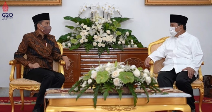 Prabowo Bersilaturahmi dengan Jokowi, Makan Opor Bersama