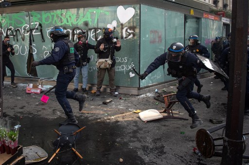 Demo Buruh Berakhir Anarkis, Polisi Prancis Tangkap 54 Pedemo