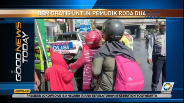 Polisi di Sidoarjo Berbagi BBM Gratis untuk Pemudik Roda Dua