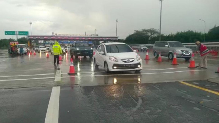 Macet, Jasa Marga Buka Tutup Tol Layang MBZ dan <i>Contraflow</i> 39 Km