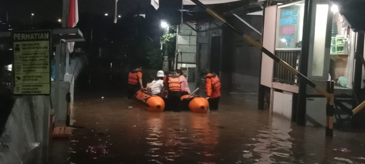 Populer Daerah: Banjir Rendam Rumah Pemudik Hingga Napi Koruptor Dapat Remisi Lebaran
