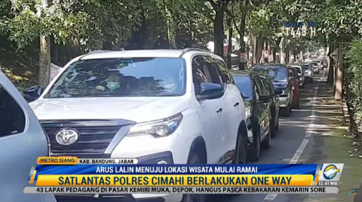 <i>One Way</i> Diberlakukan di Lembang untuk Urai Kemacetan