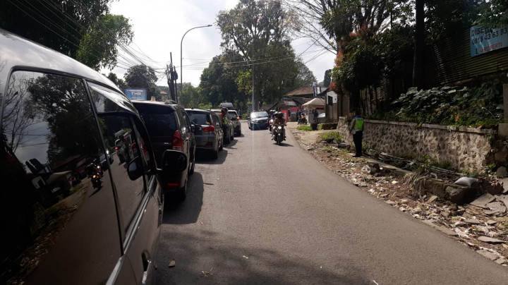 Polisi Berlakukan Satu Arah Menuju Kawasan Lembang