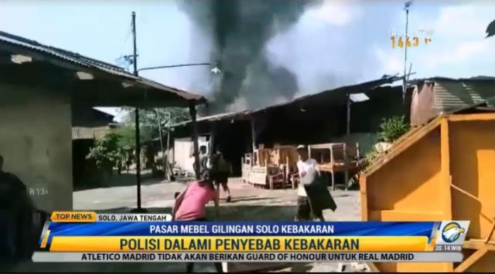 Puluhan Kios Hangus dalam Kebakaran Pasar Mebel Gilingan Solo