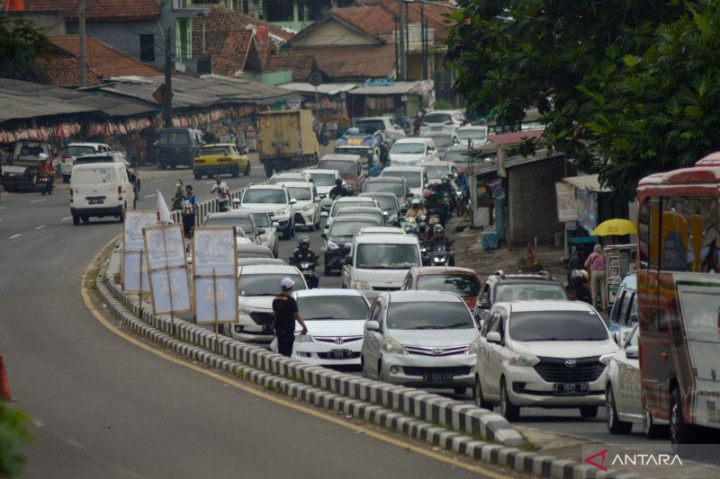 H+2 Lebaran, Jalur Nagreg Dipadati Pemudik Lokal